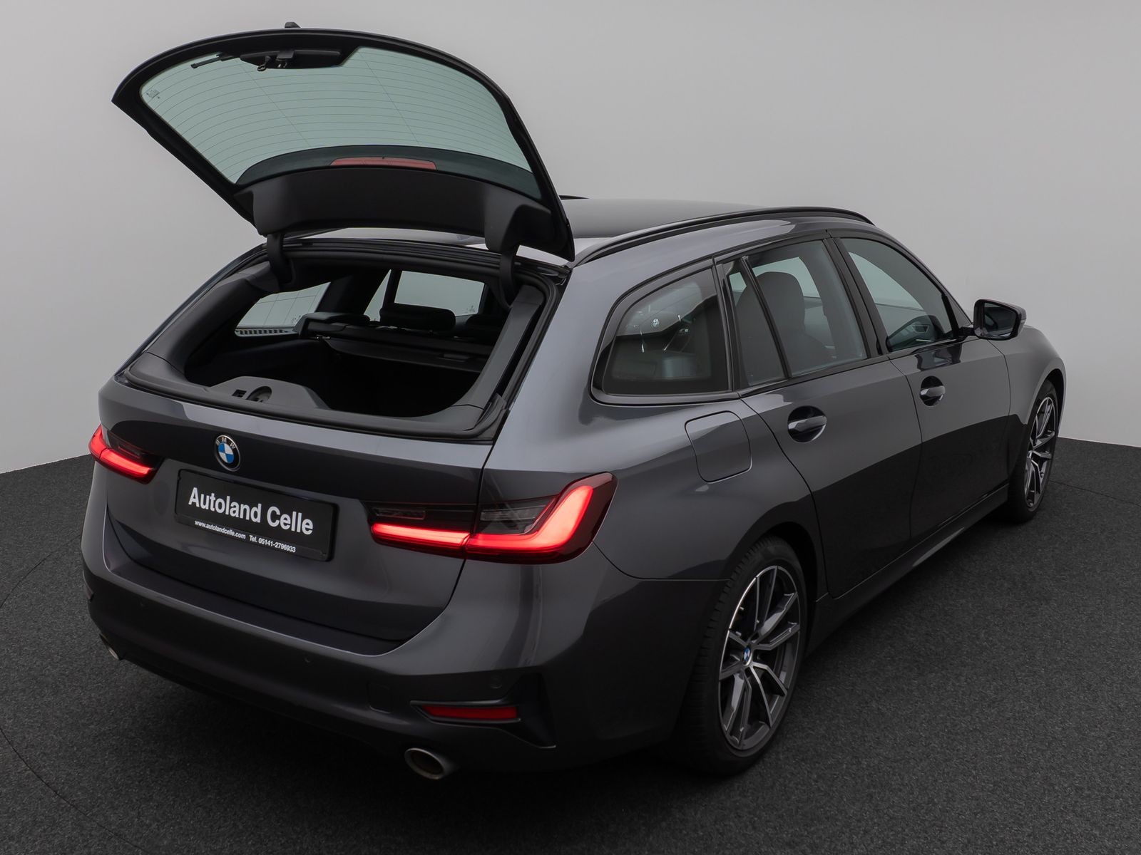 BMW 330i xD SportLine - Samsaru's Car Outlet