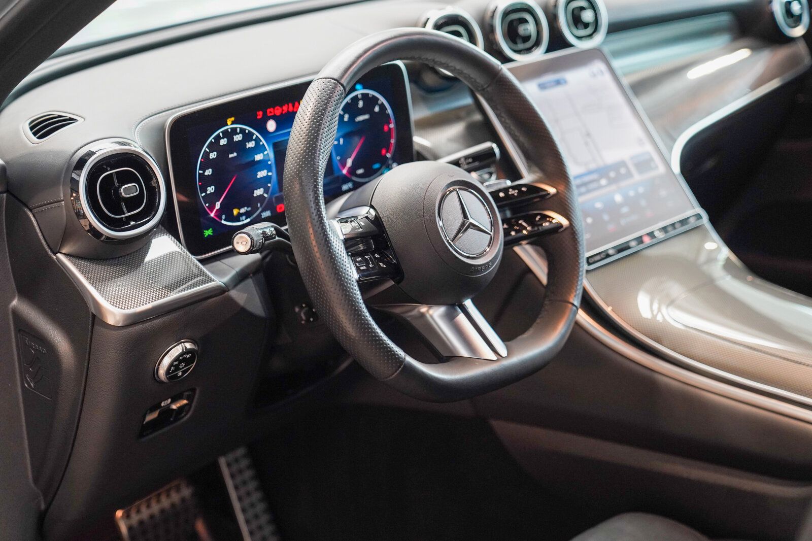 Mercedes-Benz GLC 300 d 4M AMG Line Night Pano DISTRONIC AHK