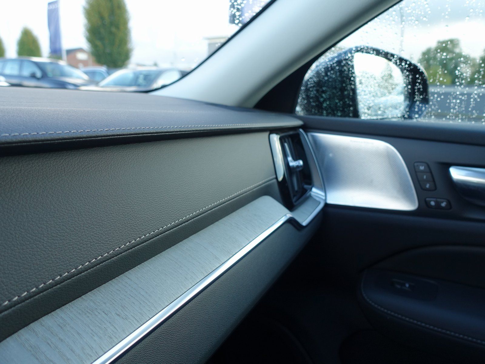 Volvo V60 Ultra Dark T8 AWD Plug-in Hybrid/360/B&W/AHK