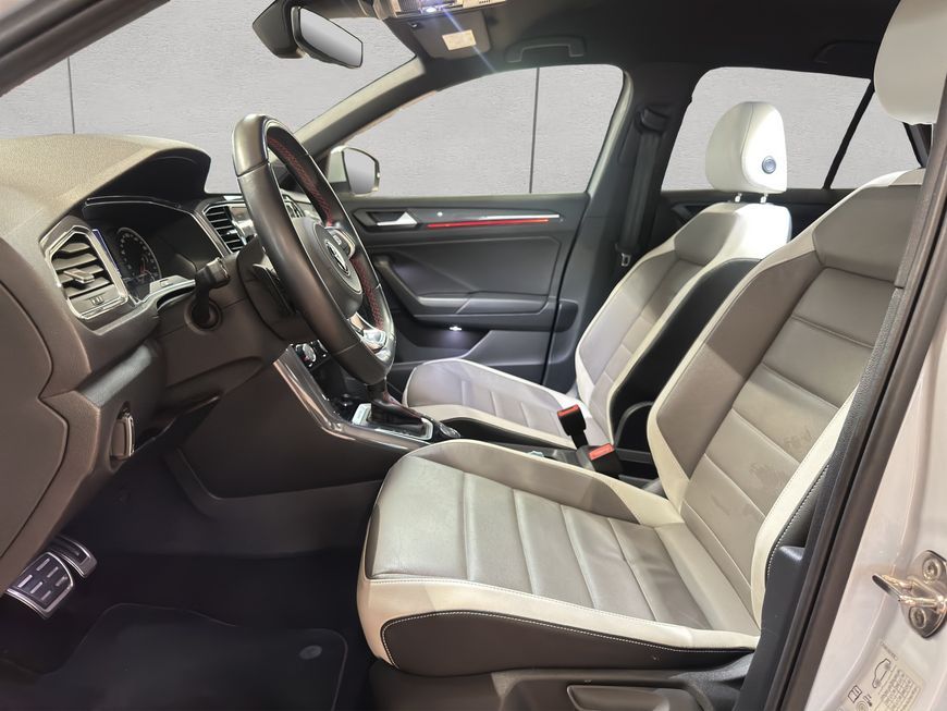 Volkswagen T-Roc 2.0 TSI 4MOTION - Samsaru's Car Outlet