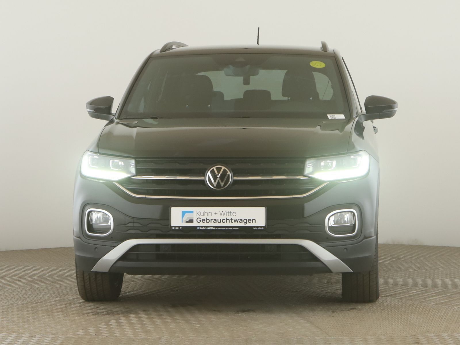 Volkswagen T-Cross 1.0 TSI Life - Samsaru's Car Outlet
