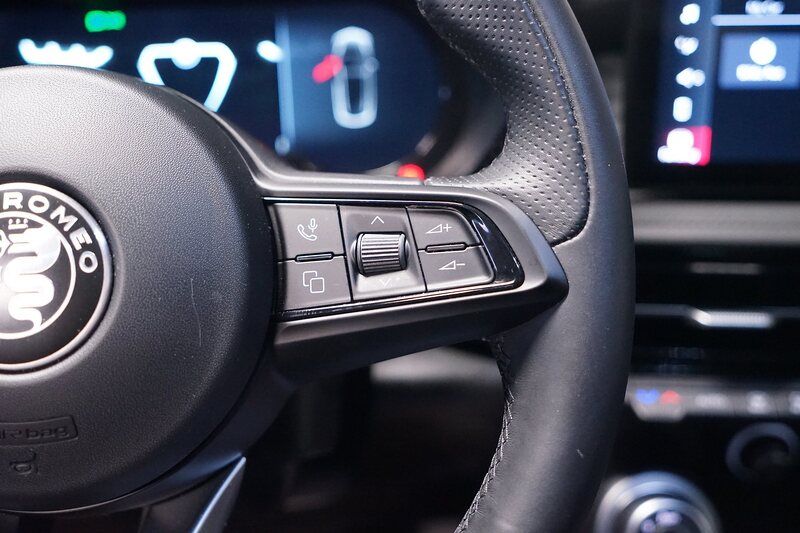 Alfa Romeo Tonale 1.5 VGT Hybrid Ti Aut.*Matrix*Kamera*Keyl