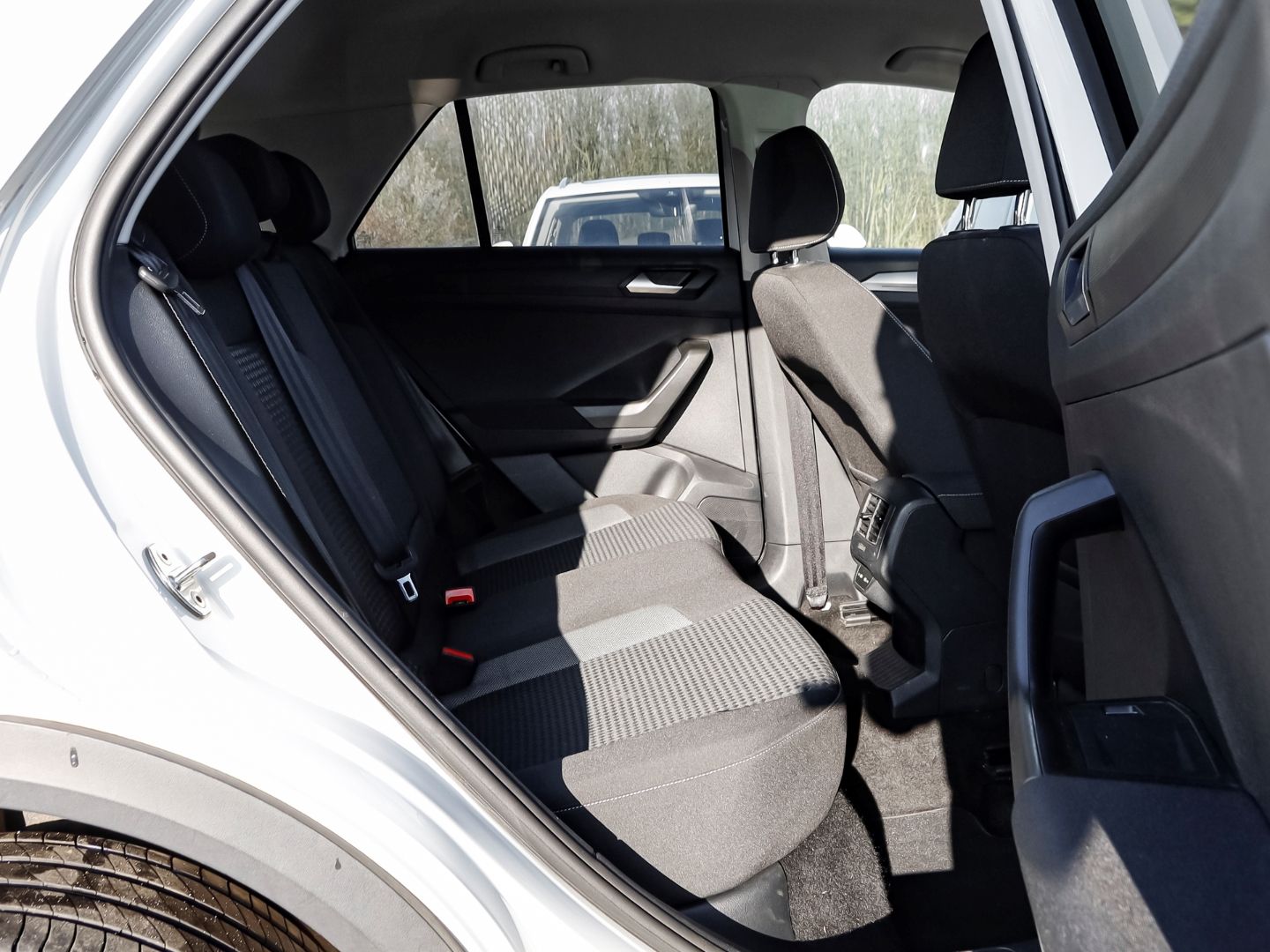 Volkswagen T-Roc ACTIVE 1.5 TSI DSG - Samsaru's Car Outlet