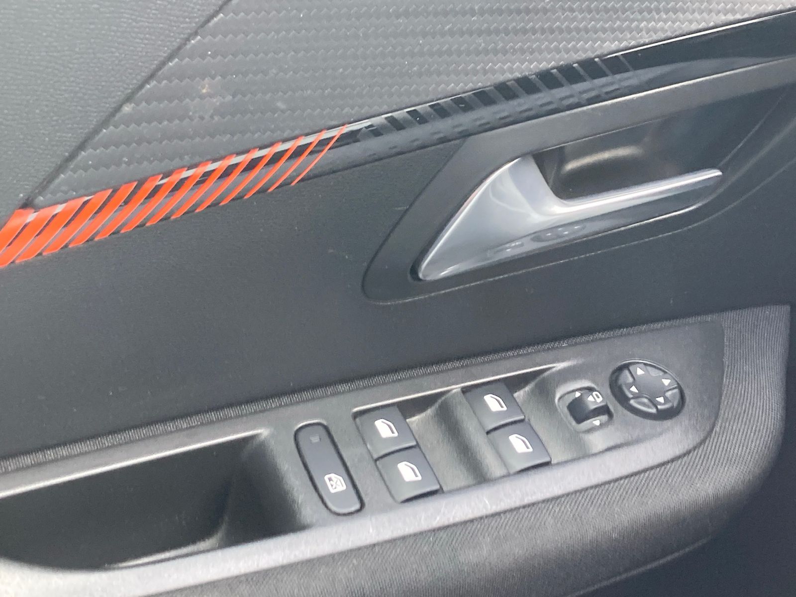 Peugeot 208 e- Elektro 136 Active - Samsaru's Car Outlet