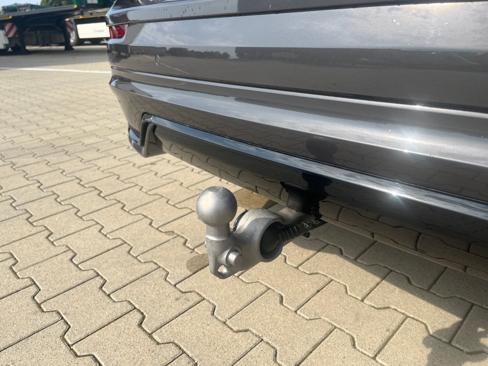 Volvo XC60 T6 Hybrid AWD Plus Dark *AHK*360°K+NAVI*