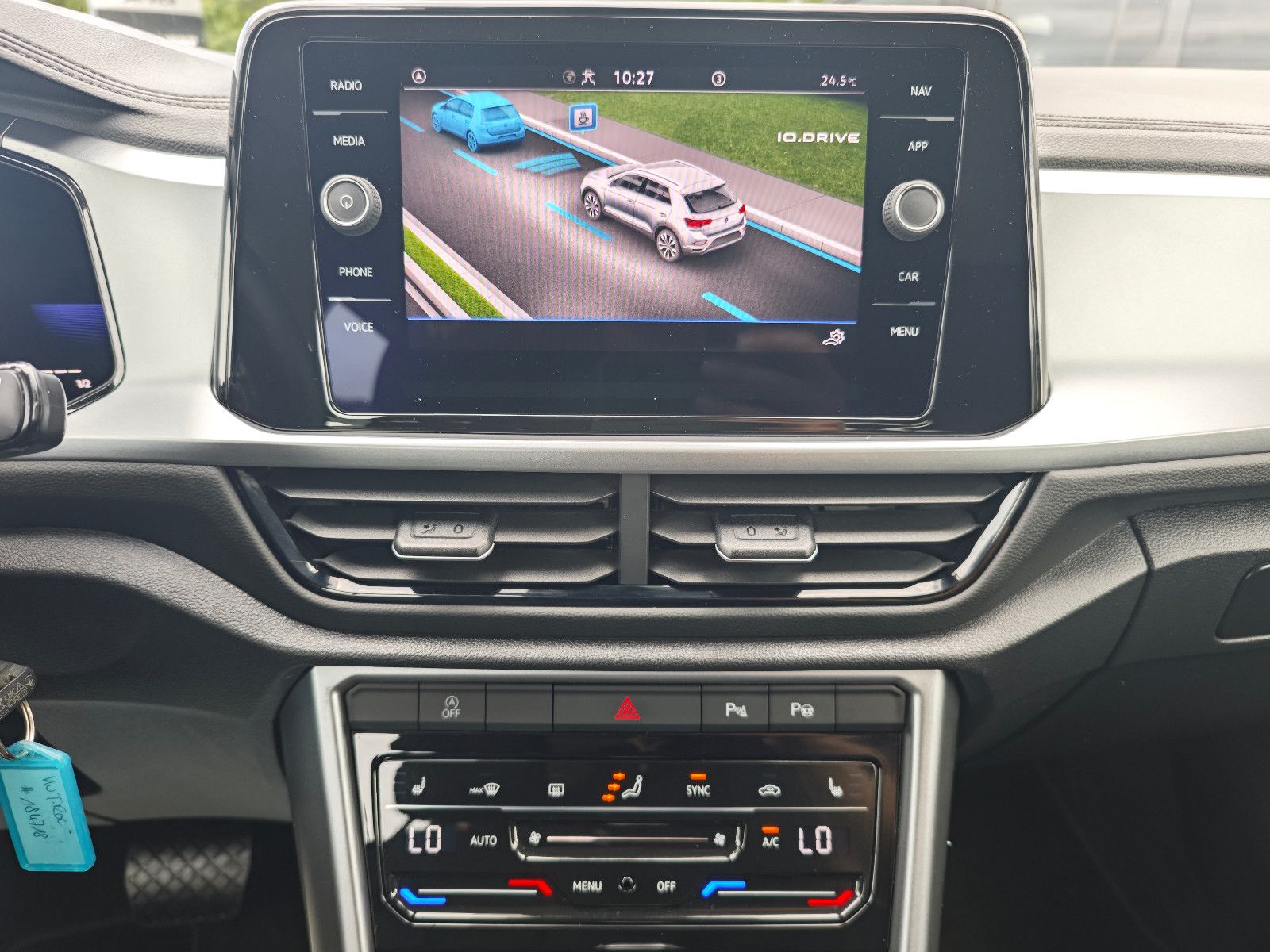 Volkswagen T-Roc Life - Samsaru's Car Outlet