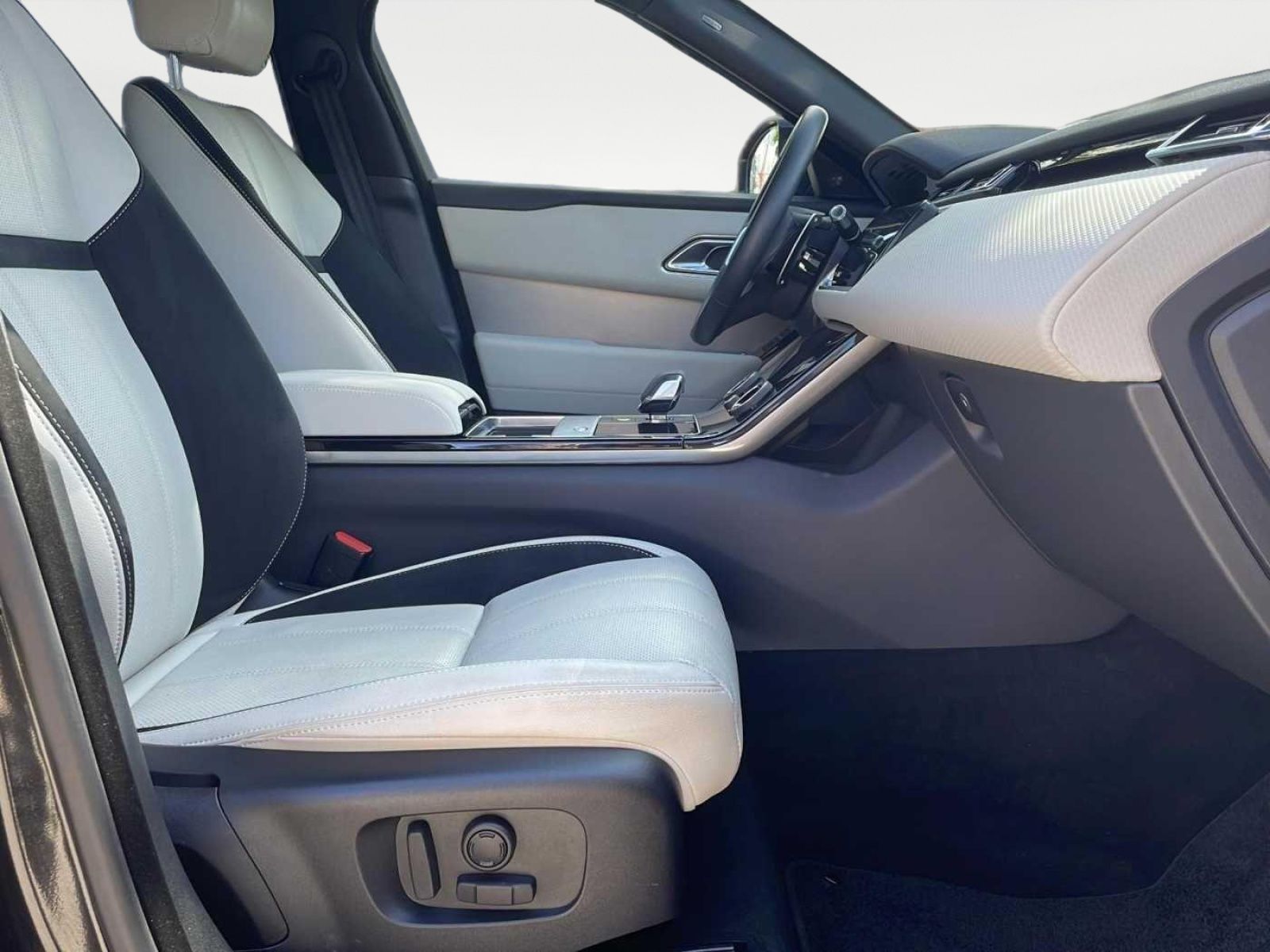Range Rover Velar Benzin/Plug-In-Hybrid P400e S - Samsaru's Car Outlet