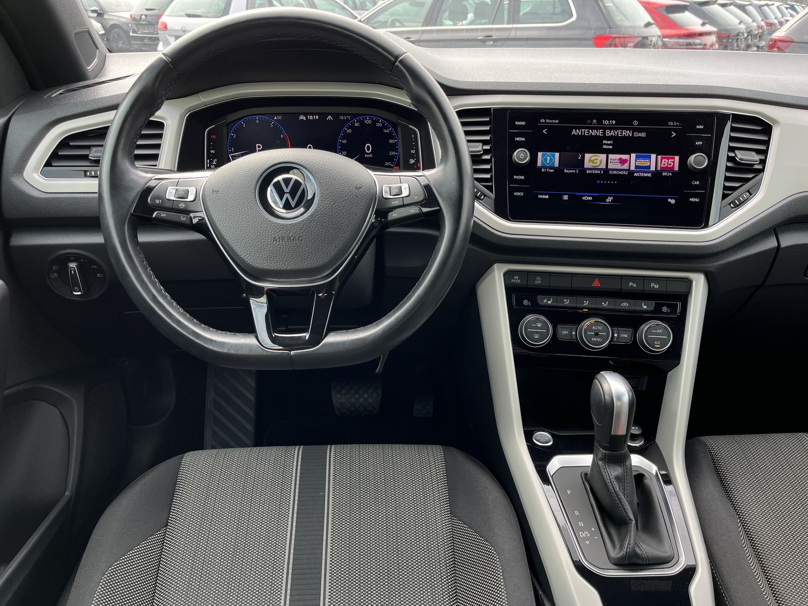 Volkswagen T-Roc Cabriolet 1.5 TSI DSG Style - Samsaru's Car Outlet