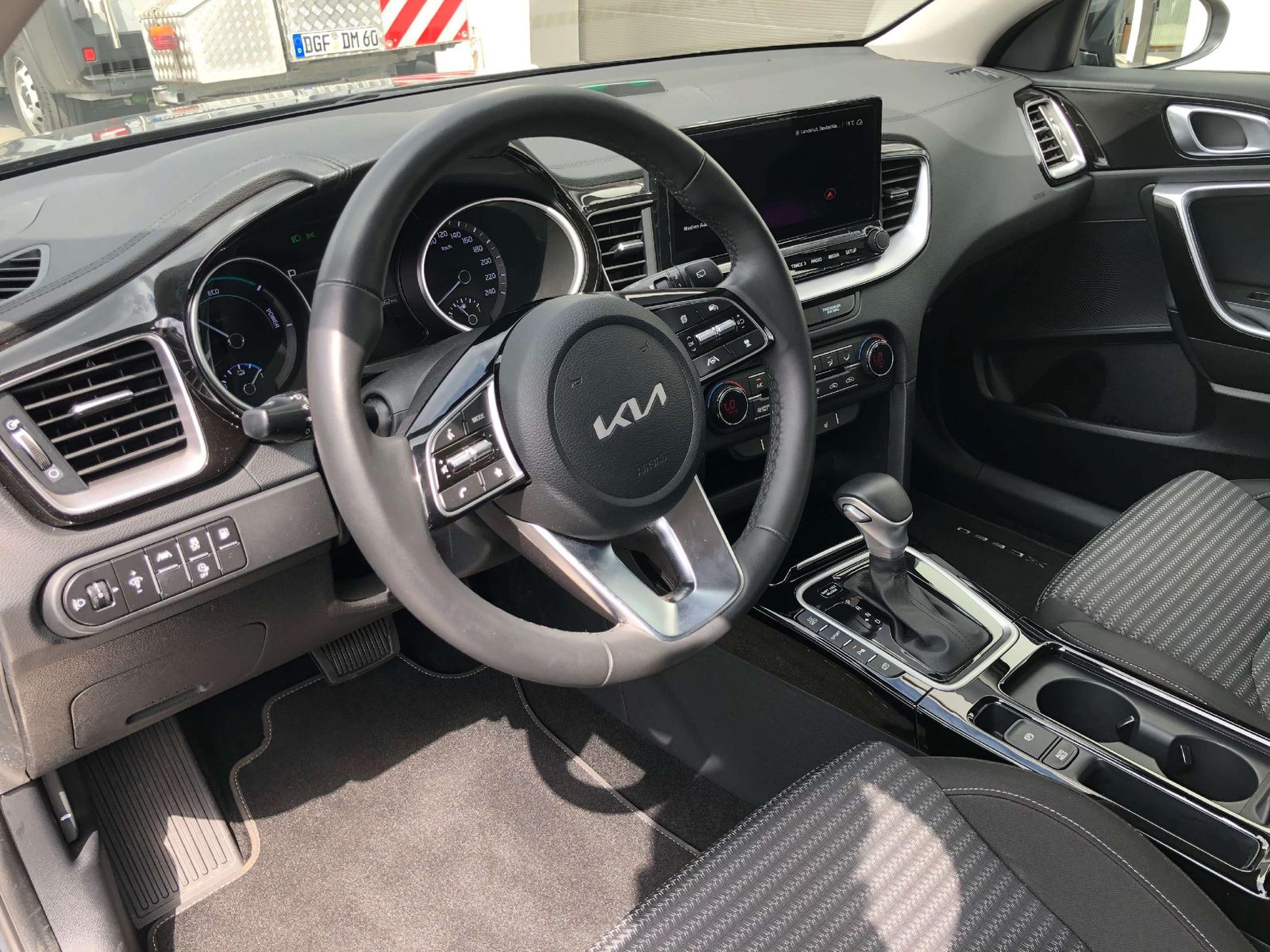 Kia XCeed Vision PHEV - Samsaru's Car Outlet