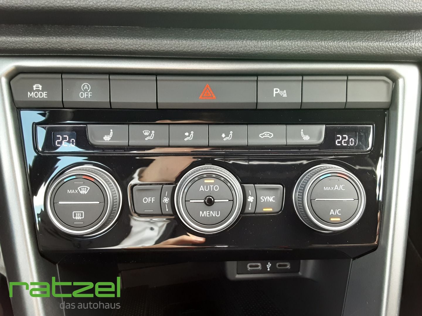 Volkswagen T-Roc 1.5 TSI DSG Active+ - Samsaru's Car Outlet