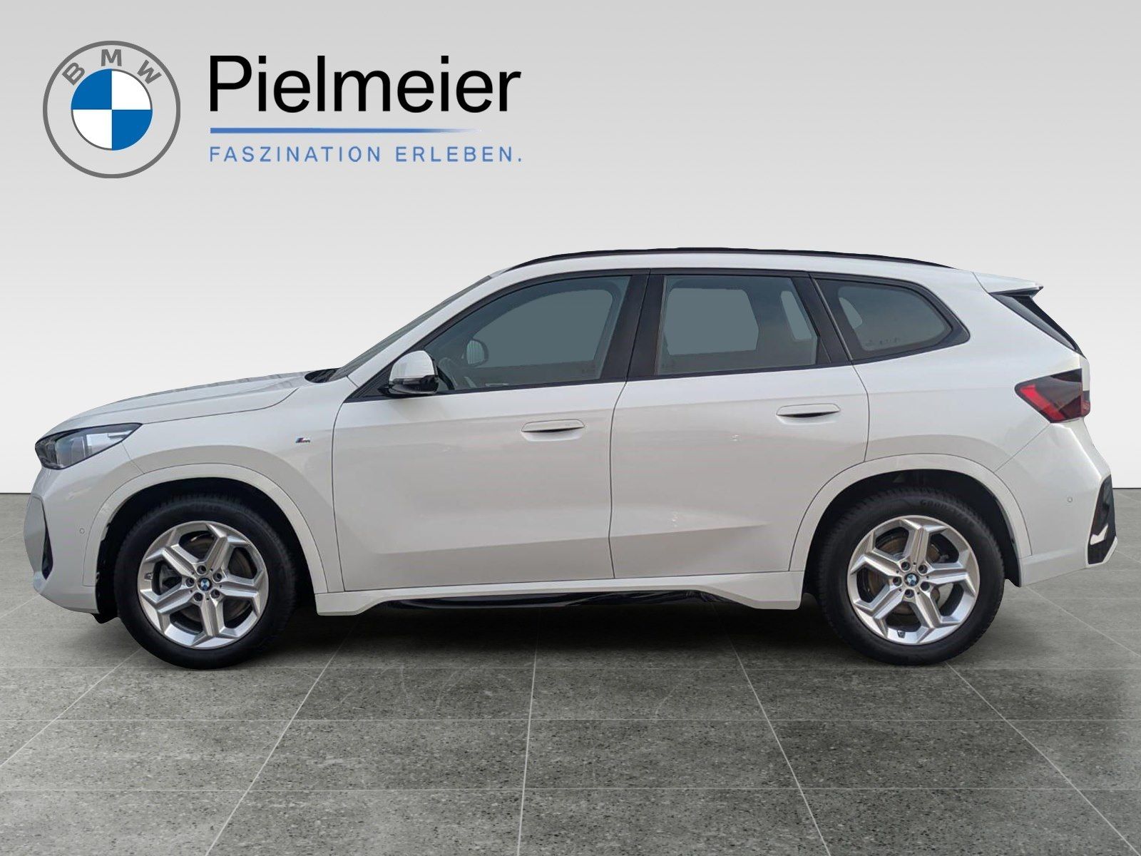 BMW X1 xDrive23i M Sport - Samsaru's Car Outlet