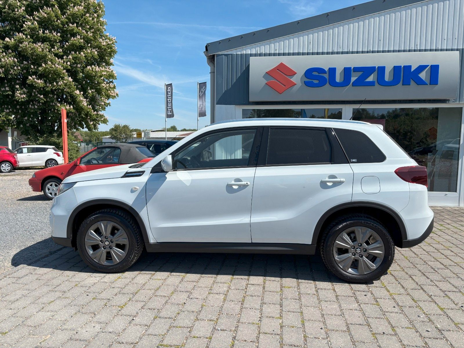 Suzuki Vitara 1.4 Mild-Hybrid 4x4 - Samsaru's Car Outlet