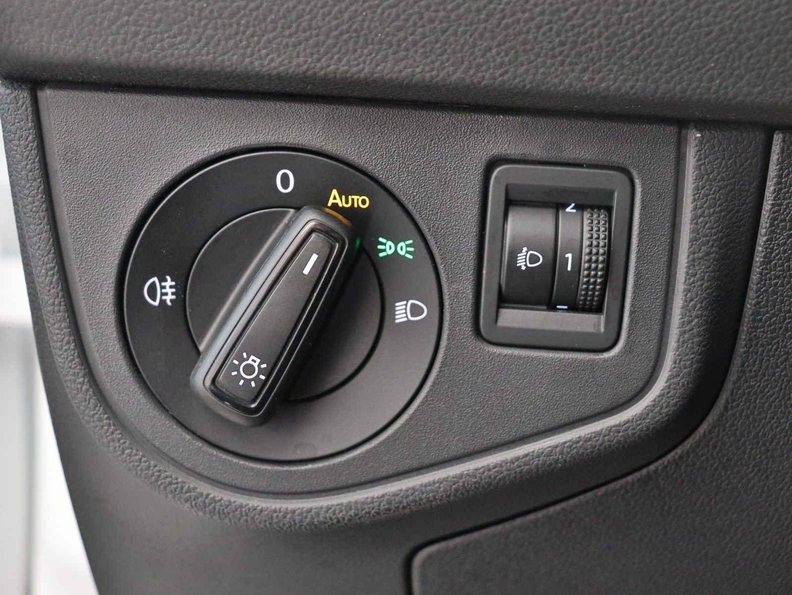 Volkswagen Taigo 1.0 l TSI - Samsaru's Car Outlet