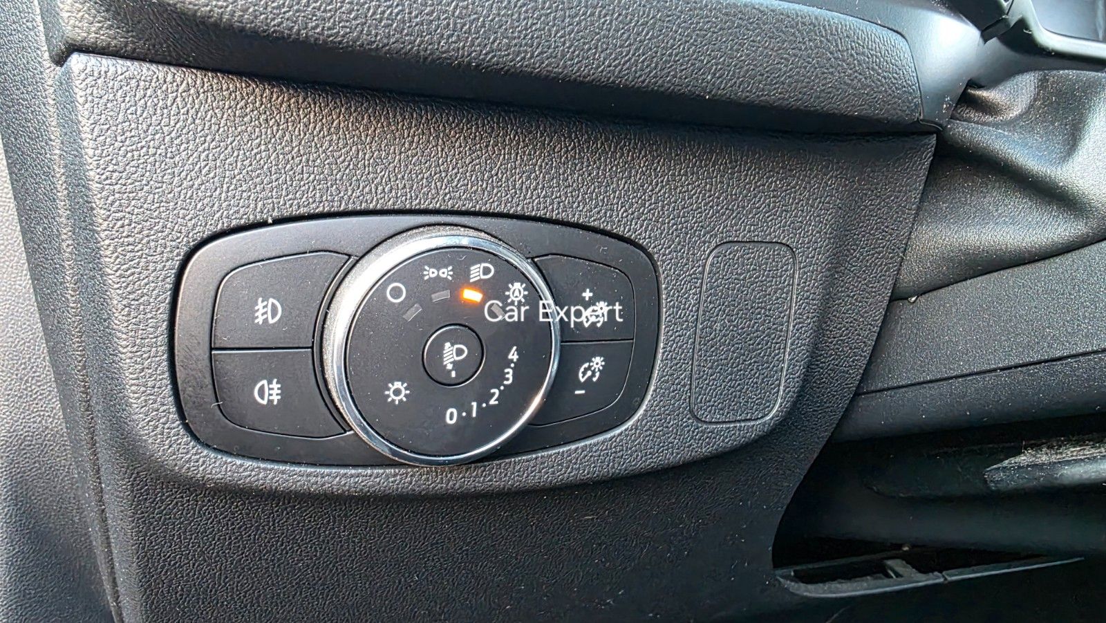 Ford Focus TurnierTitanium,1Hand,8xAlu,Scheckheft,LED