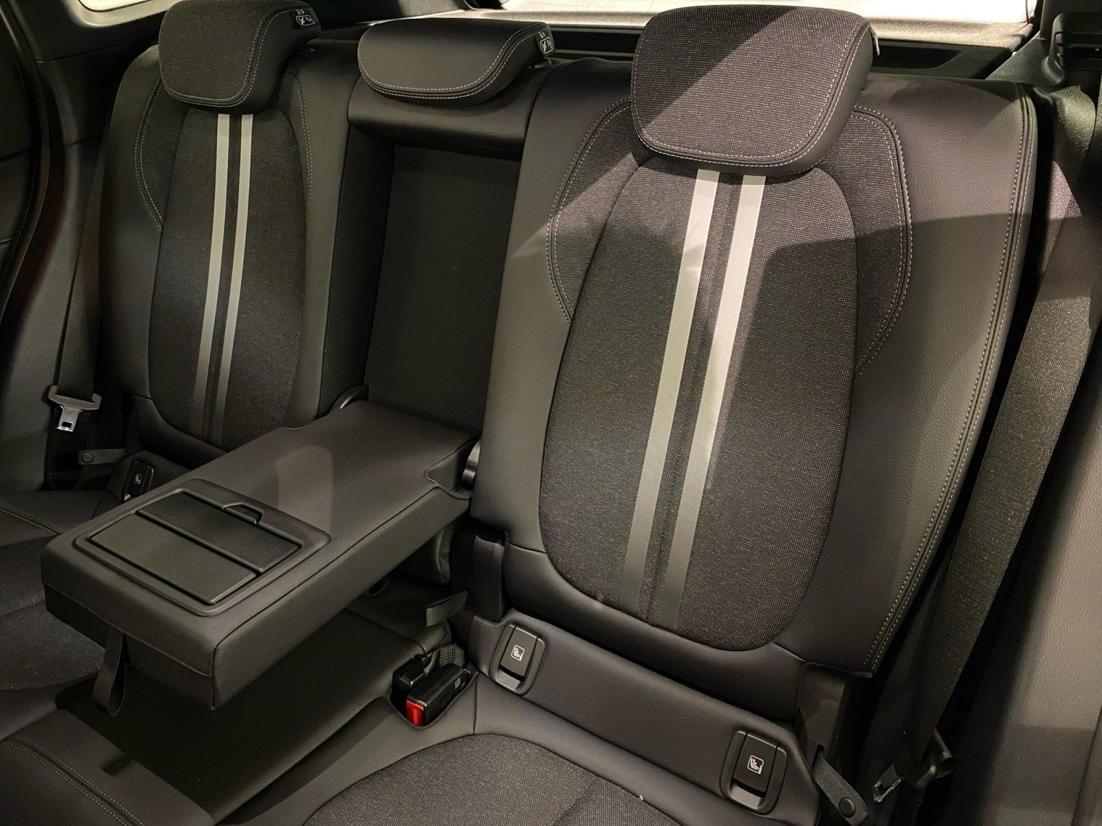 BMW X1 xDrive18d Sport Line - Samsaru's Car Outlet