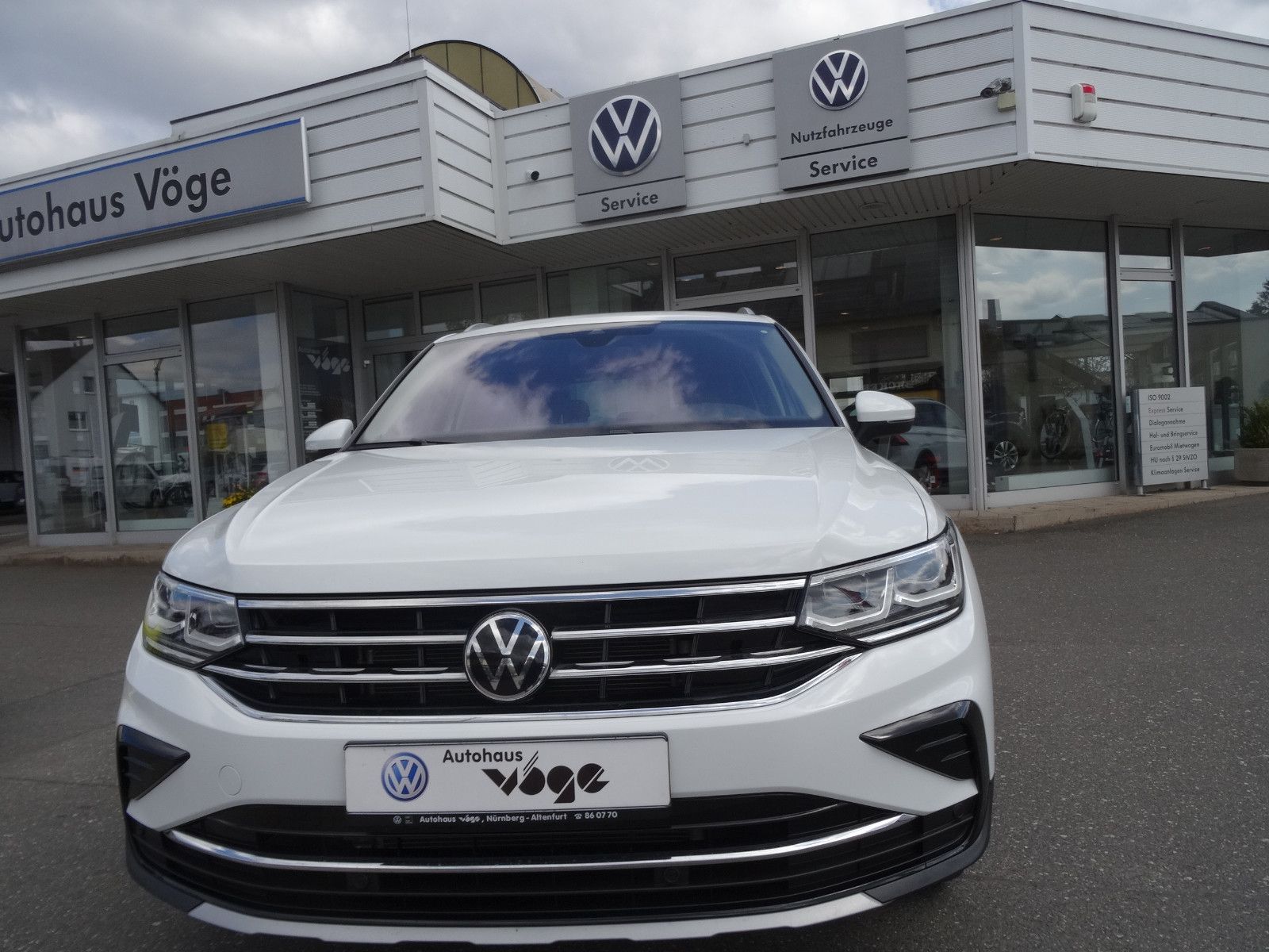 Volkswagen Tiguan 2.0 TDI SCR DSG 4MOTION Elegance - Samsaru's Car Outlet