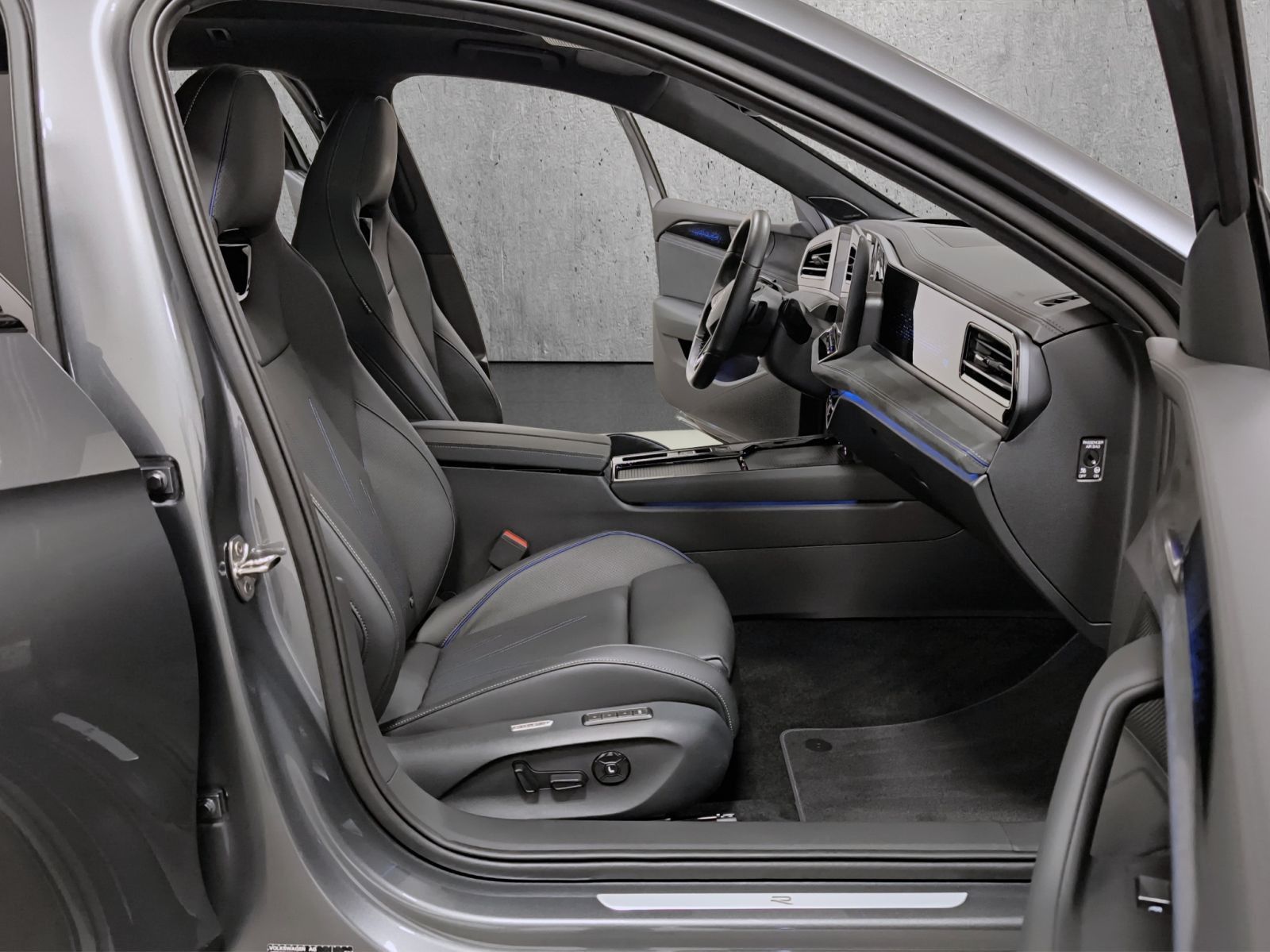 Volkswagen Passat 2.0 TDI DSG 4M R-Line "Signature", Standh