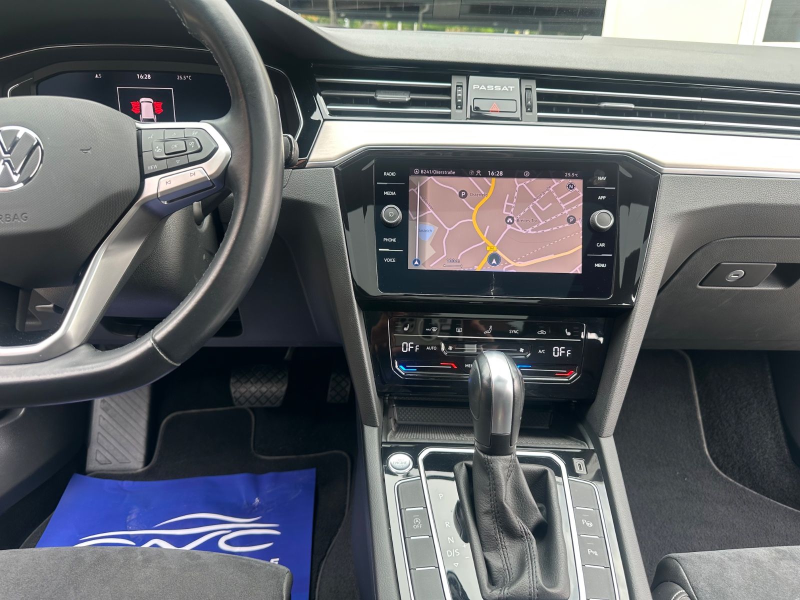 Volkswagen Passat Variant DSG Elegance - Samsaru's Car Outlet