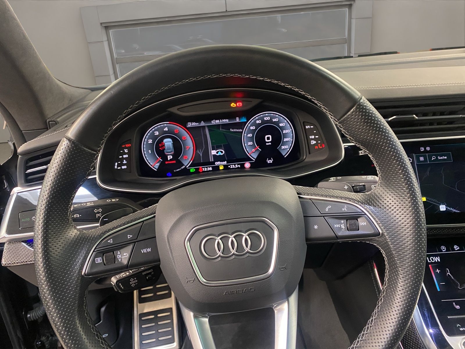 Audi Q8 55 3.0 TFSI quattro competition plus S-line - Samsaru's Car Outlet