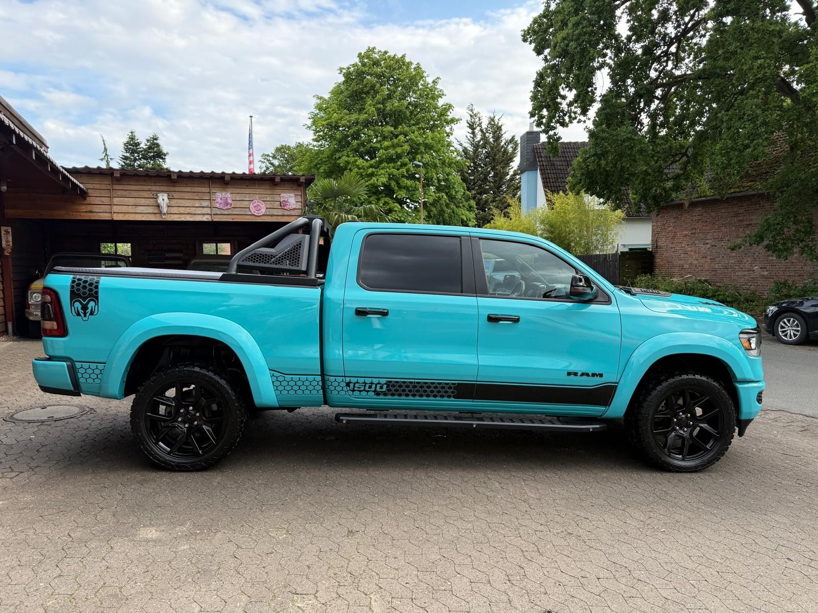 Dodge LPG*LARAMIE*OFFROAD*LIFT*AHK*NAVI*LED*GARANTIE*