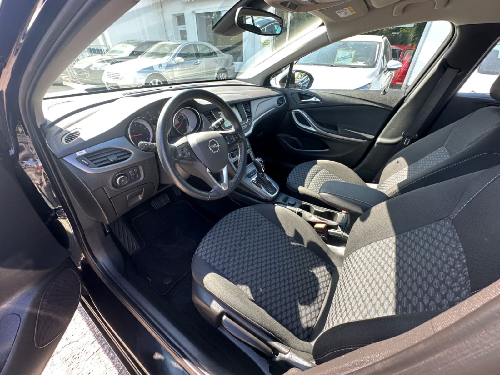 Opel Astra 1.4 Turbo Edition - Samsaru's Car Outlet