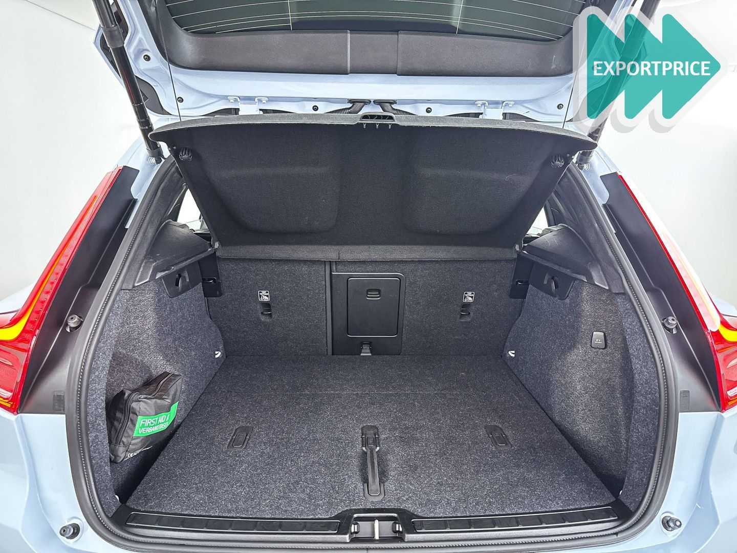 Volvo XC40 B4 Aut. Plus Dark | Stoel- en Stuurverwarmi