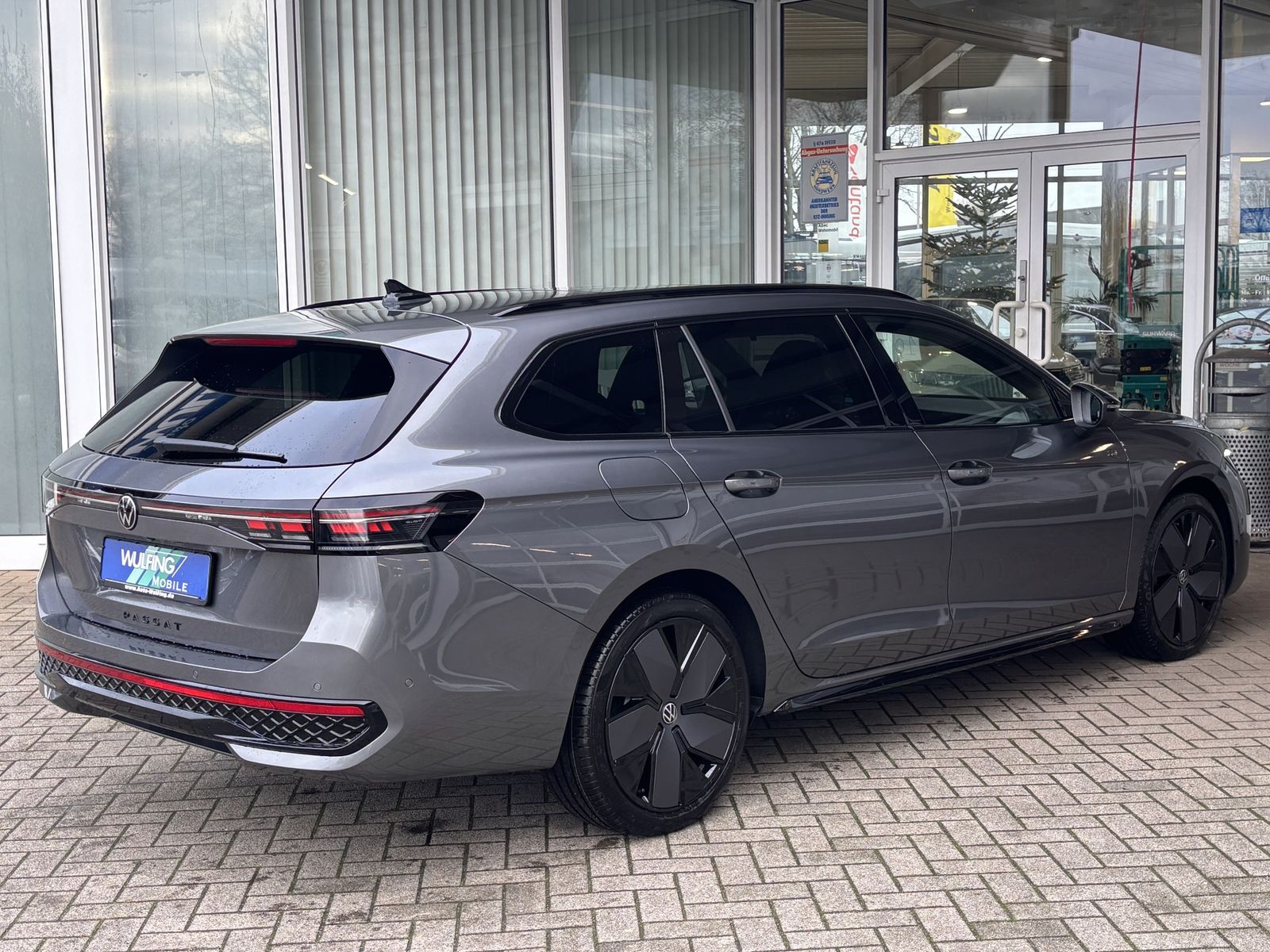 Volkswagen Passat Variant 2.0 TDI-4-Motion R-Line Black +++