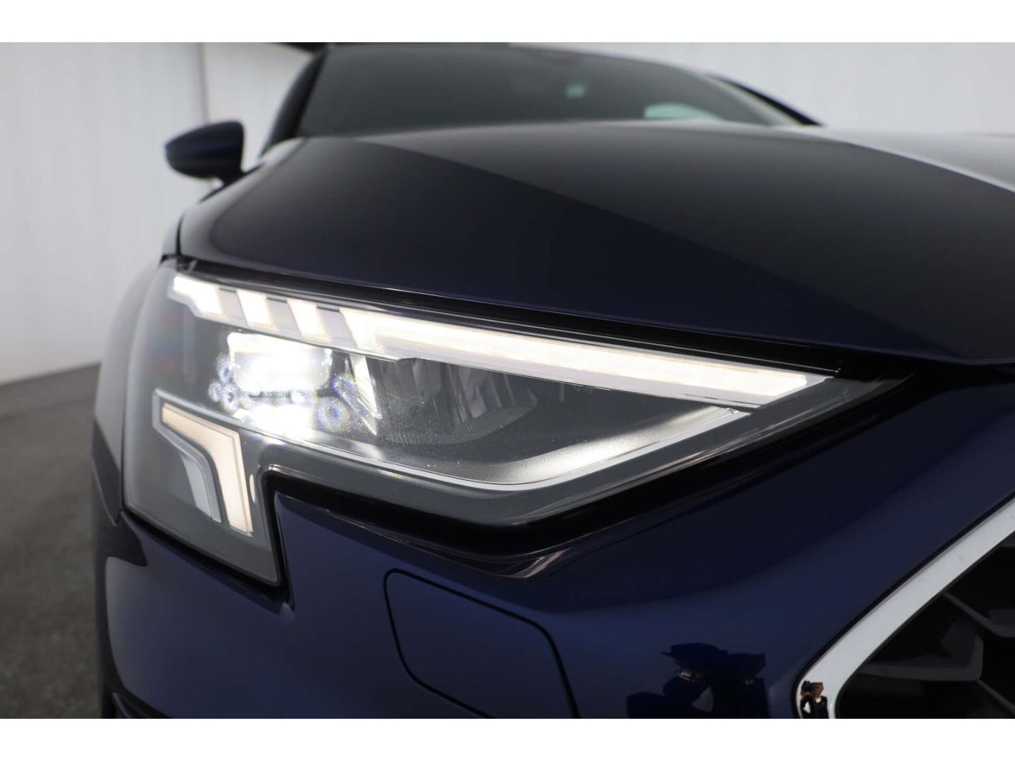 Audi A3 Sportback 35 TFSI S line - Samsaru's Car Outlet
