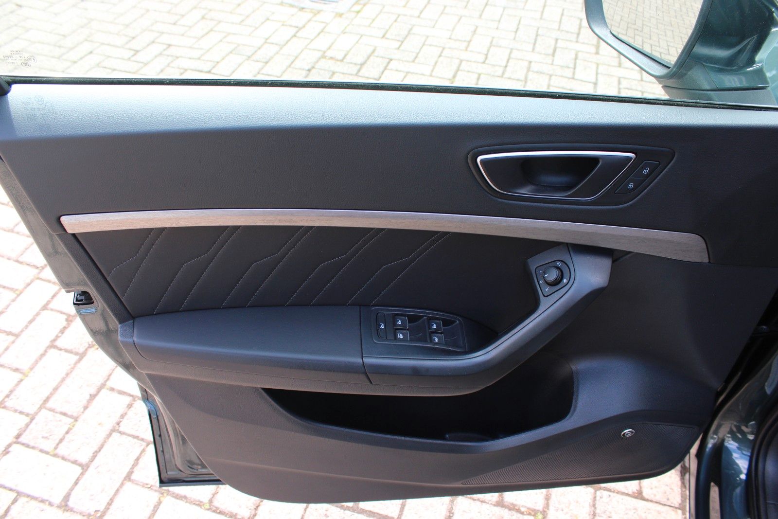 Seat Ateca 1.5 TSI DSG+BEATS+ACC+LED+RFK+KESSY+SHZ+++