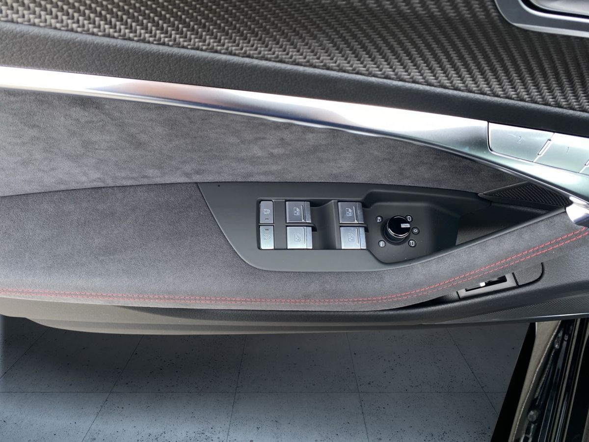 Audi RS 6 Avant performance Keramik Vmax305 StHz AHK