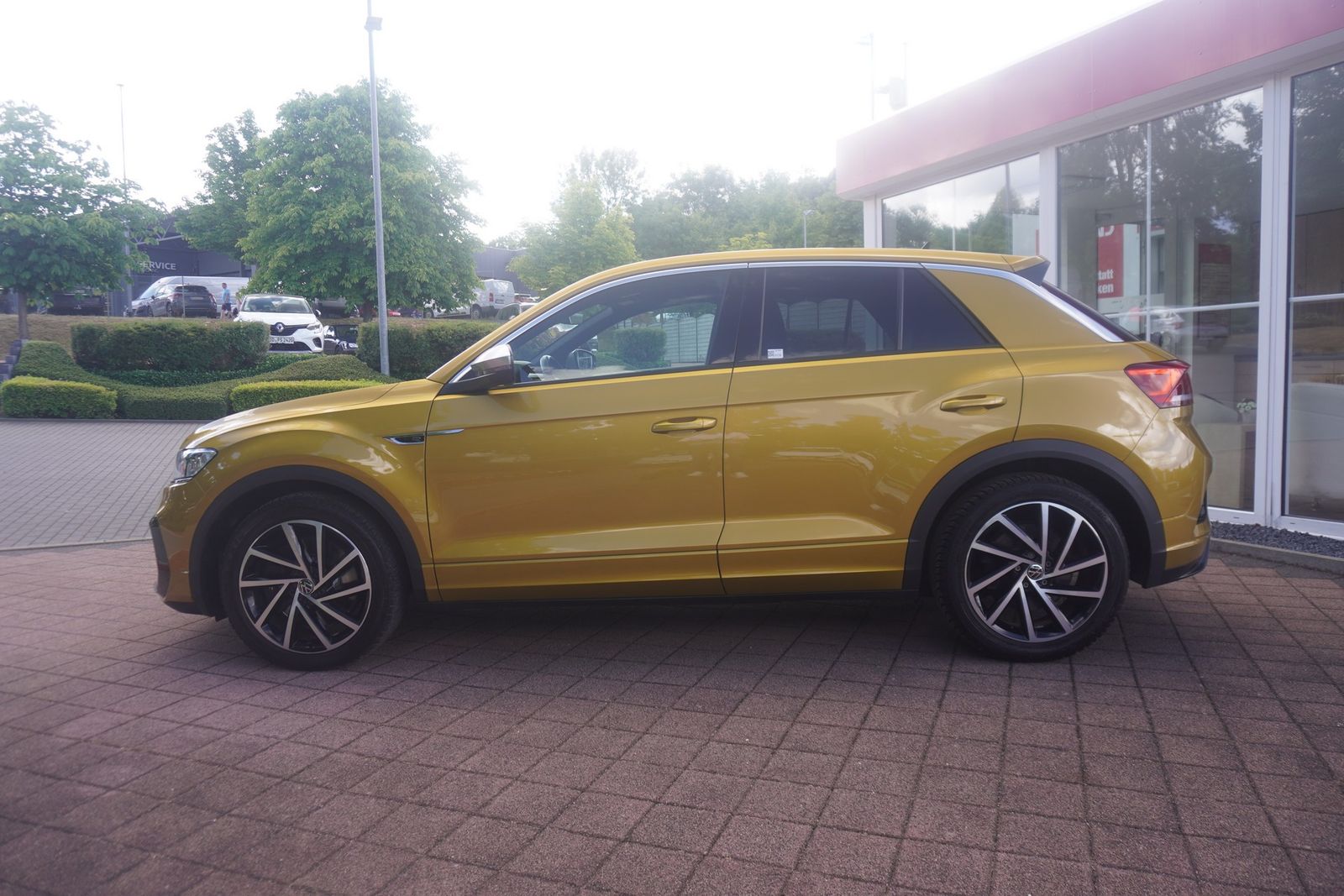 Volkswagen T-Roc 2.0 TSI R 4Motion DSG - Samsaru's Car Outlet