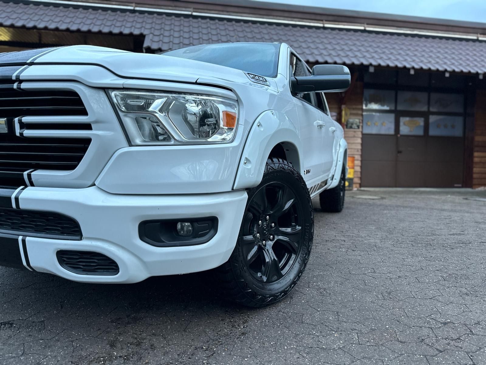 Dodge 5,7 V8*AHK*NAVI*LED*LIFT*OFFROAD*SERVICE NEU