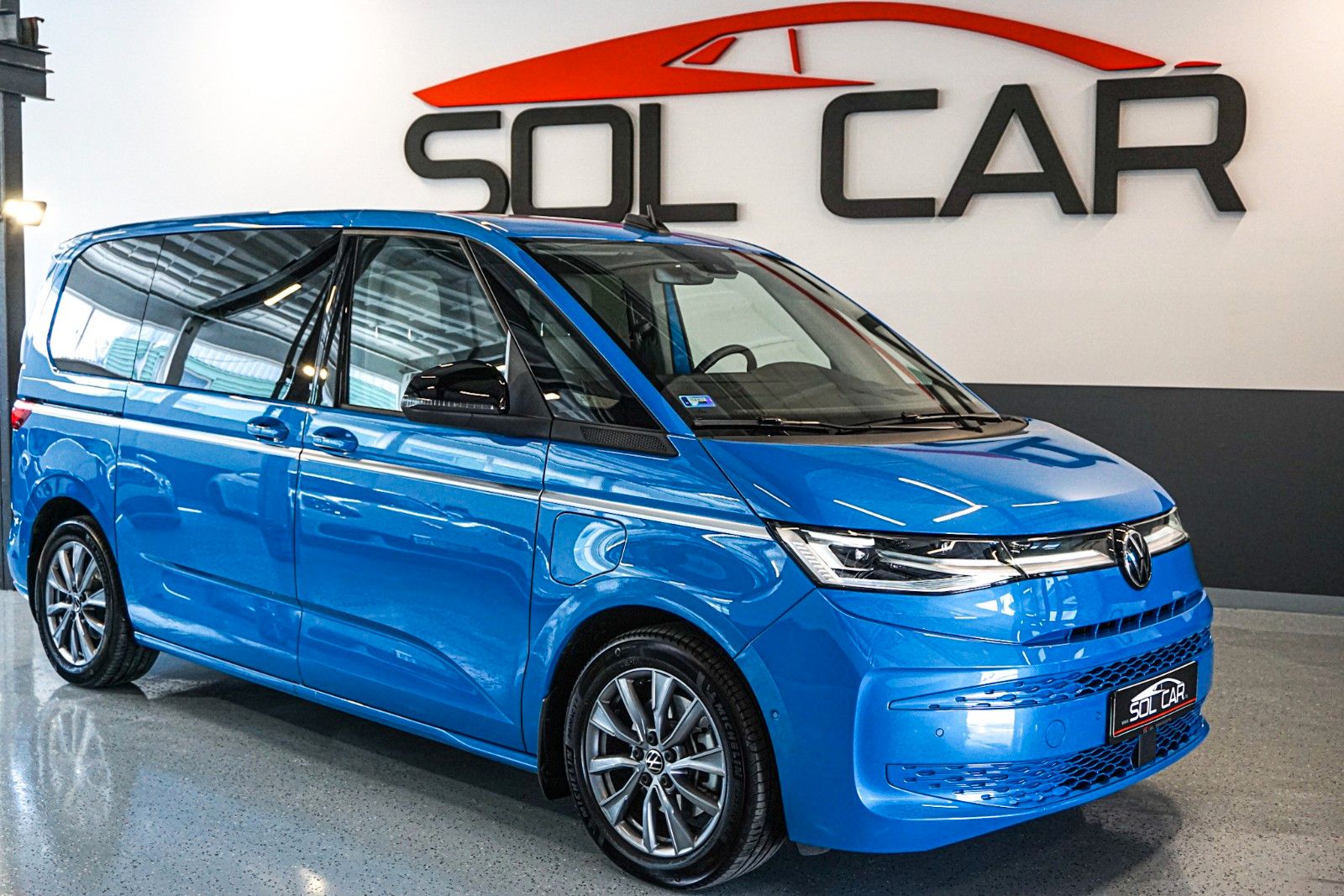 Volkswagen T7 Transporter Multivan eHybrid - Samsaru's Car Outlet