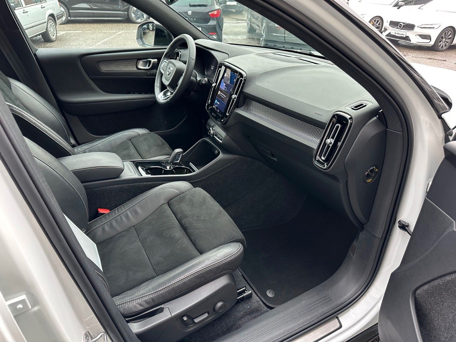 Volvo XC40 Twin Pro Recharge Pure Electric AWD