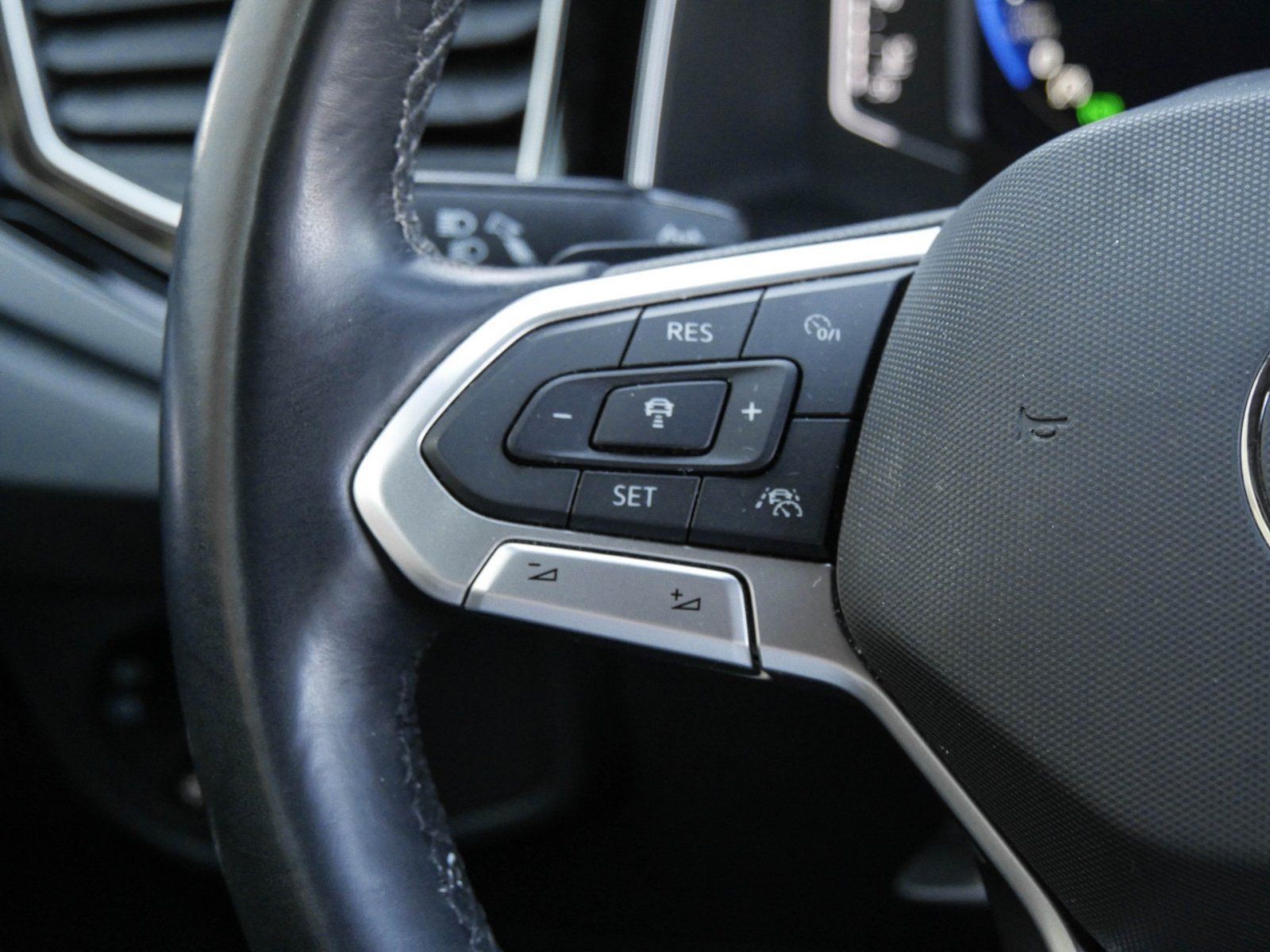 Volkswagen Taigo 1.5 TSI R-Line - Samsaru's Car Outlet