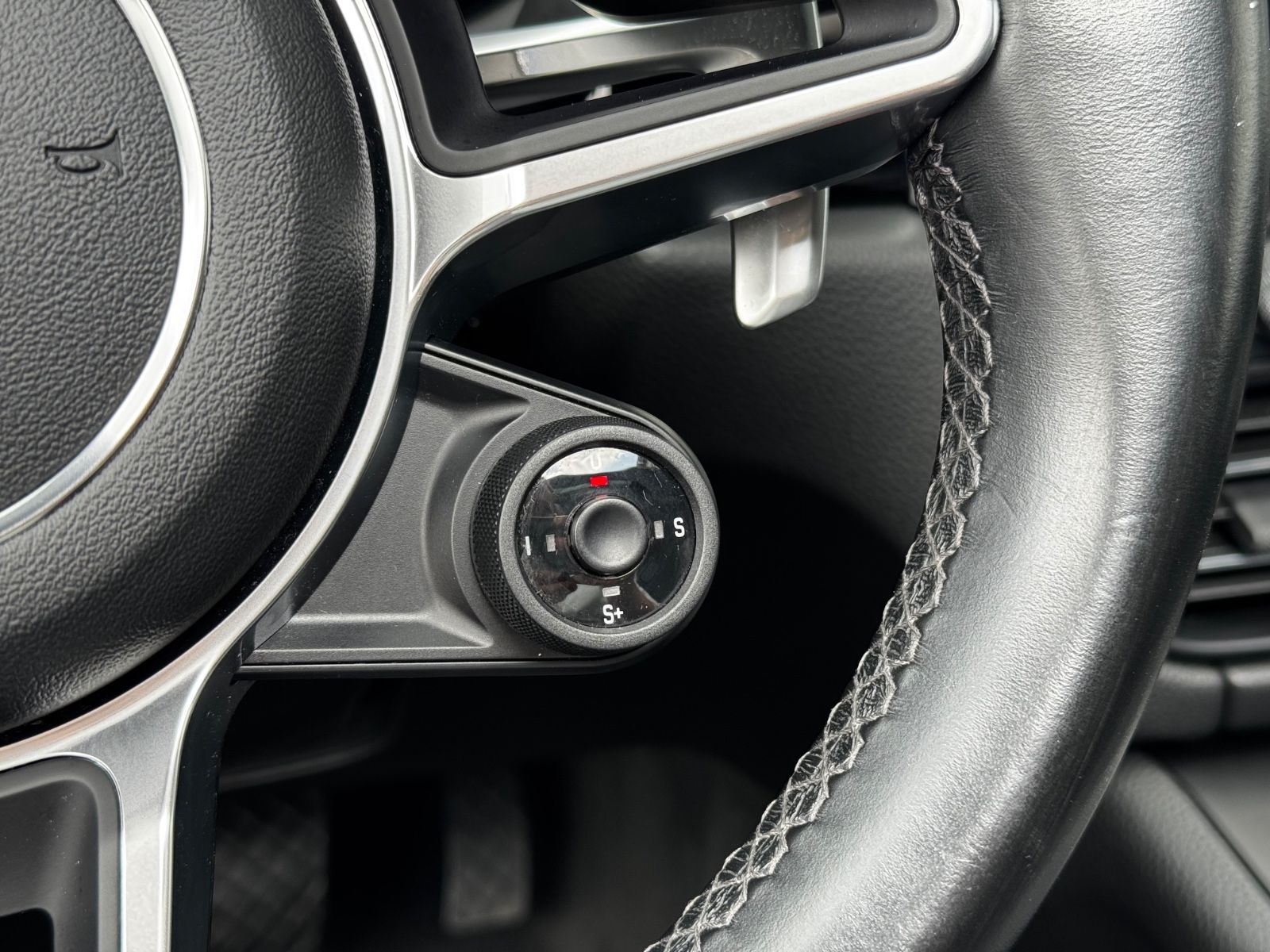 Porsche Macan S - Samsaru's Car Outlet