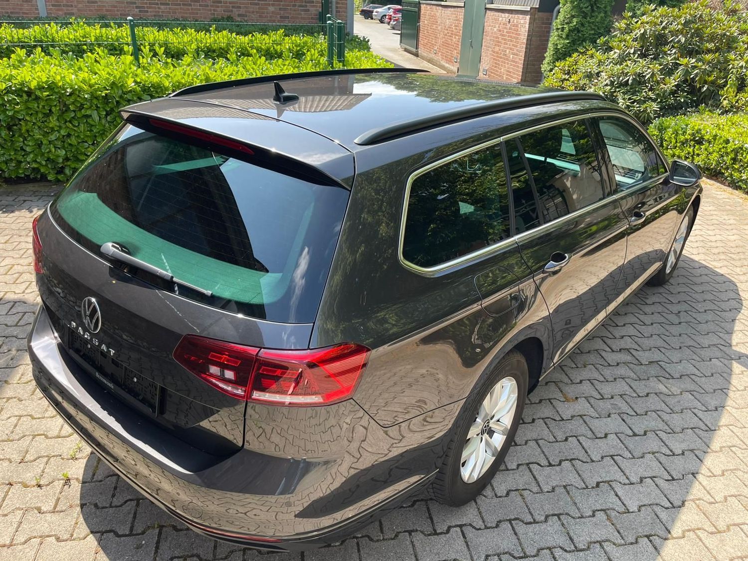Volkswagen Passat Business - Samsaru's Car Outlet