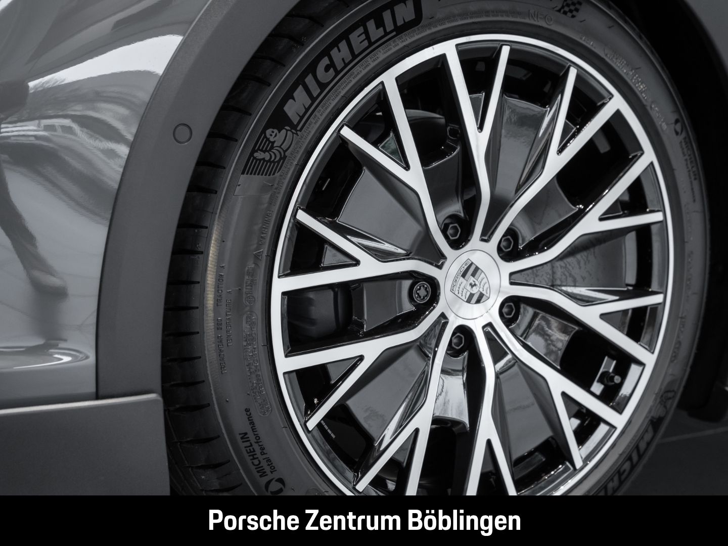 Porsche Taycan 4 Cross Turismo BOSE Panorama LED-Matrix