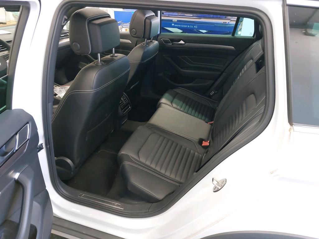 Volkswagen Passat Alltrack CAM Matrix PANO Massage ACC Memo