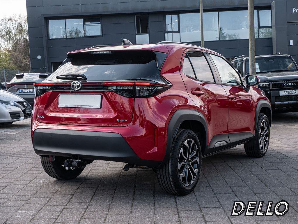 Toyota Yaris Cross Teamplayer AHK Safety Winter-Paket S