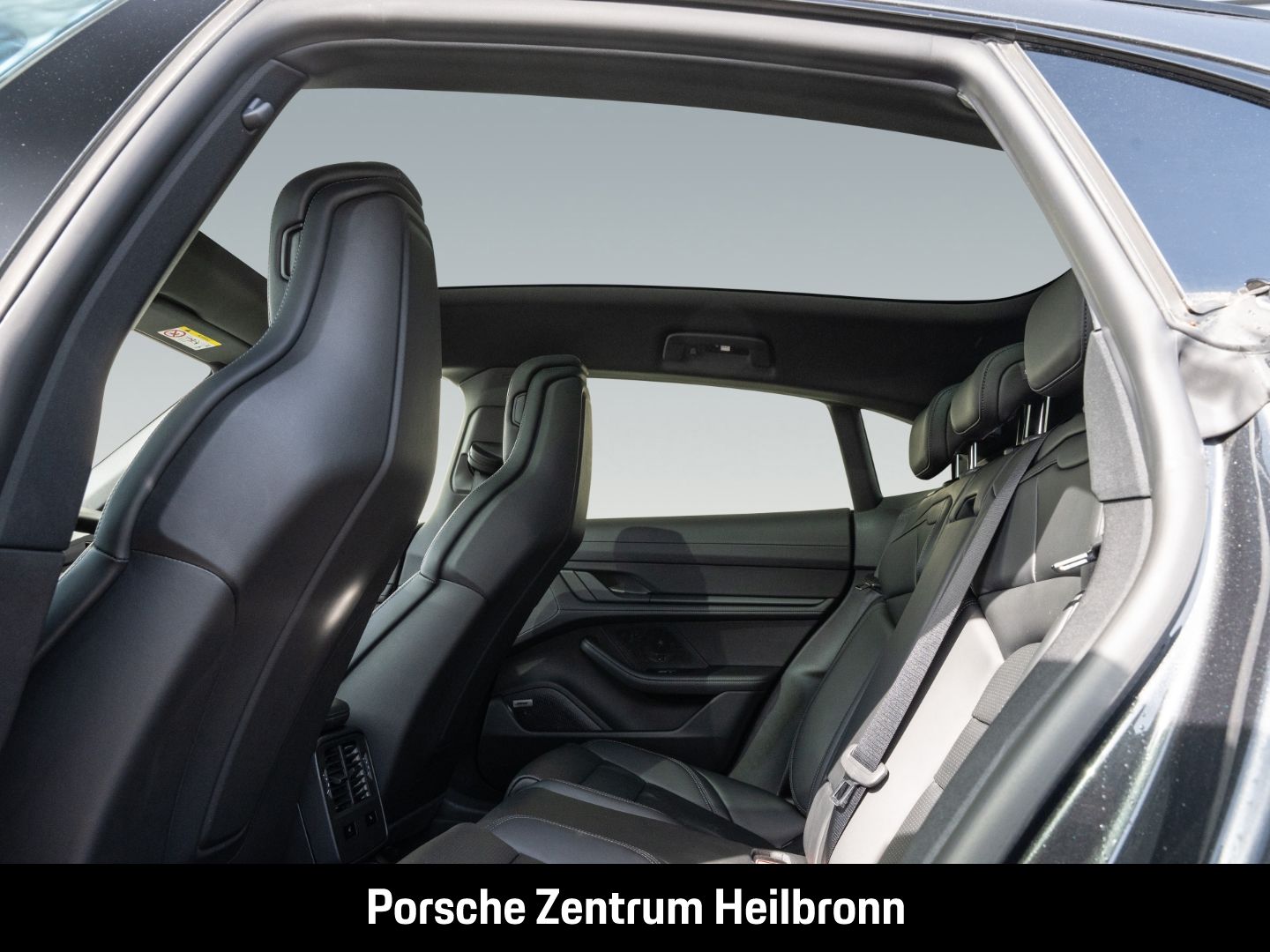 Porsche Taycan 4S Cross Turismo Panorama Surround-View