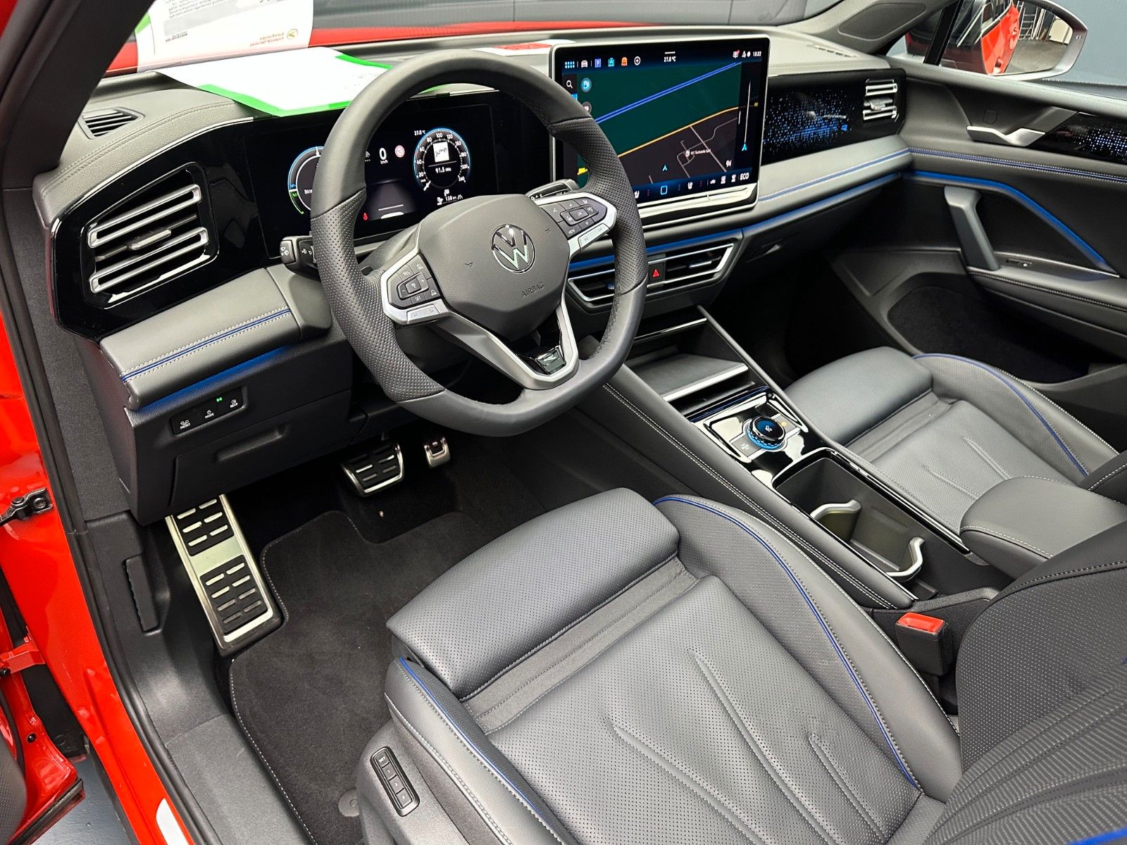 Volkswagen Tiguan eHybrid R-Line *20Zoll*PANORAMA*LEDER*AHK