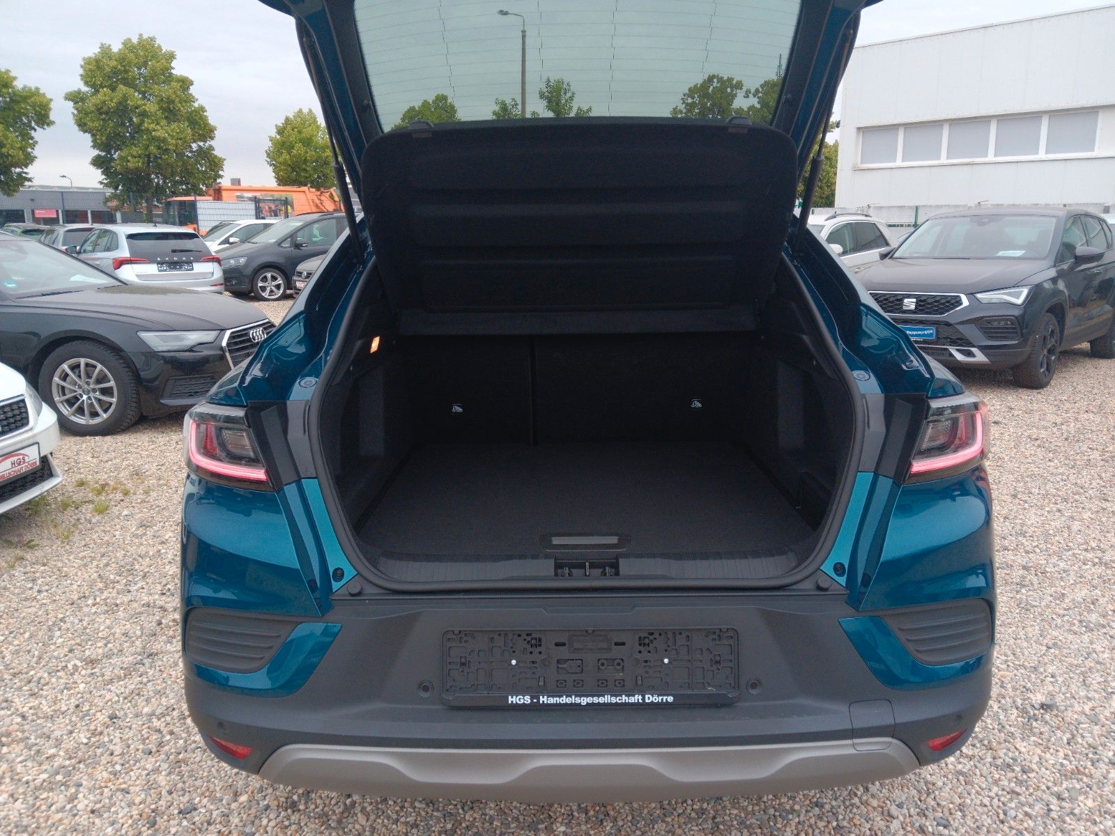 Renault Arkana Techno E-TECH Full Hybrid 145 - Samsaru's Car Outlet