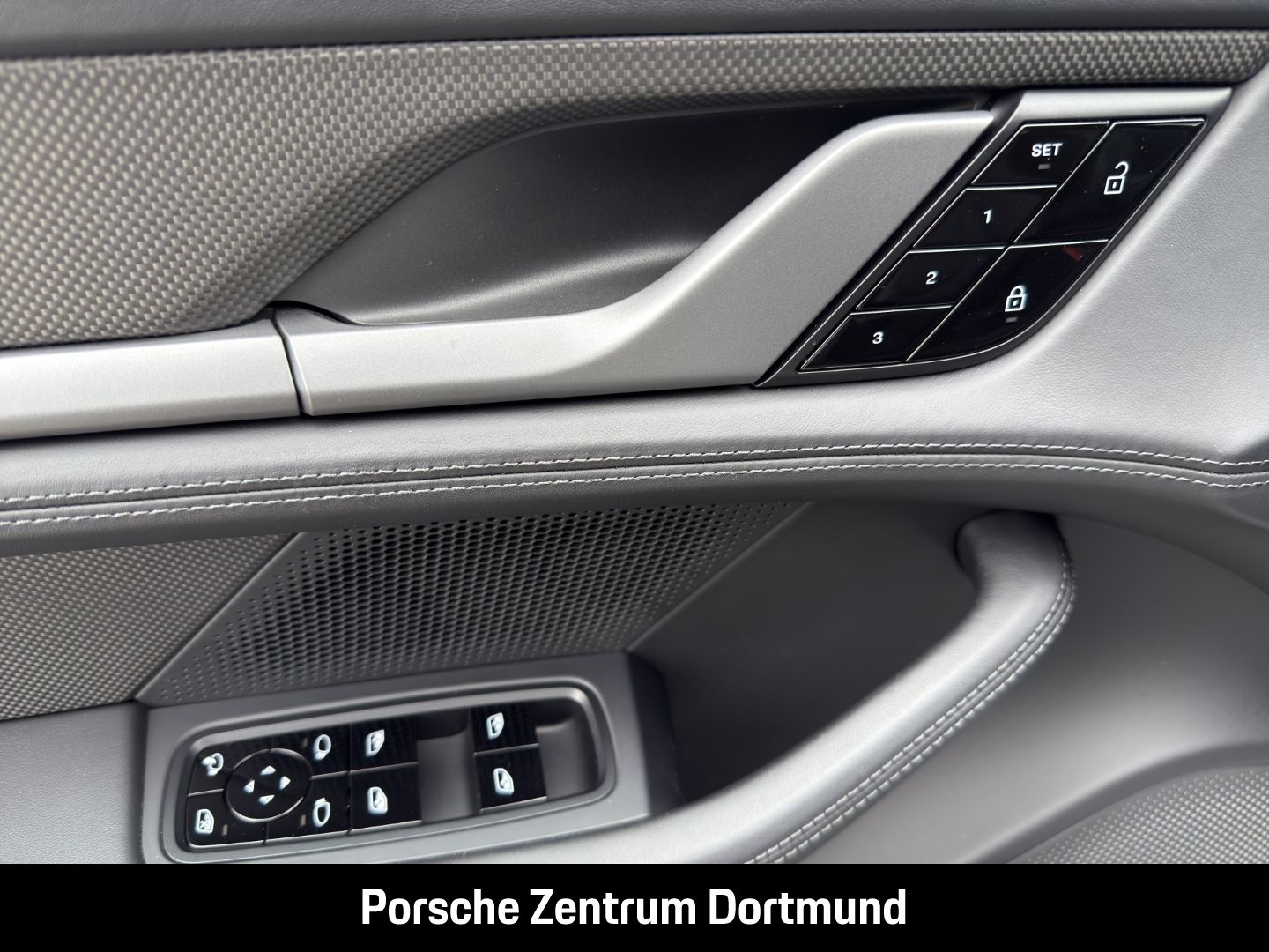 Porsche Taycan Turbo S BOSE Luftfederung LED-Matrix