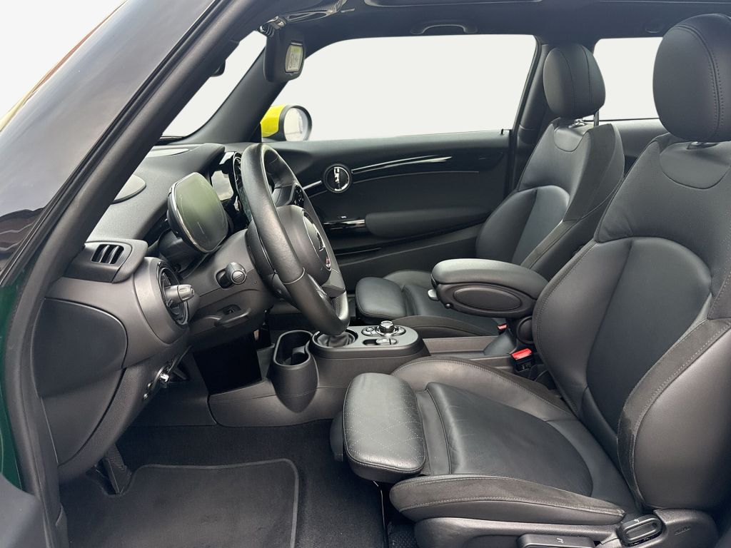 MINI Cooper SE Classic - Samsaru's Car Outlet