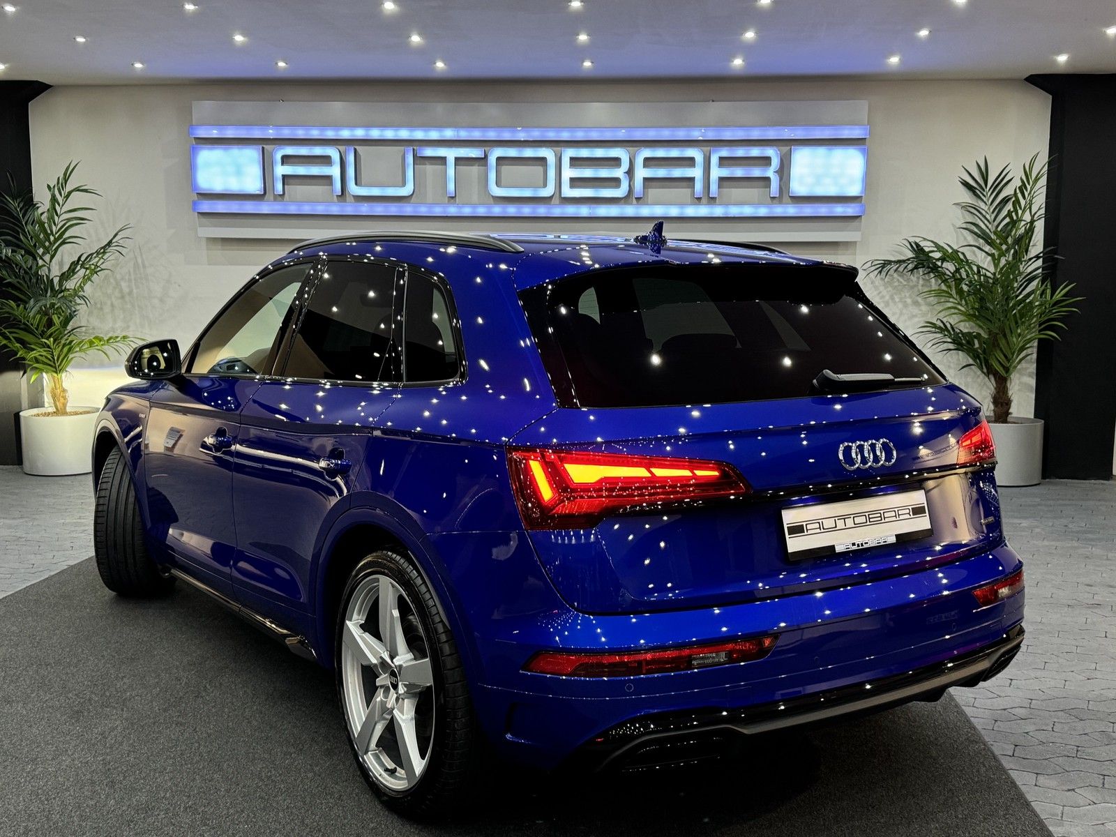 Audi Q5 40 TDI quattro S line - Samsaru's Car Outlet