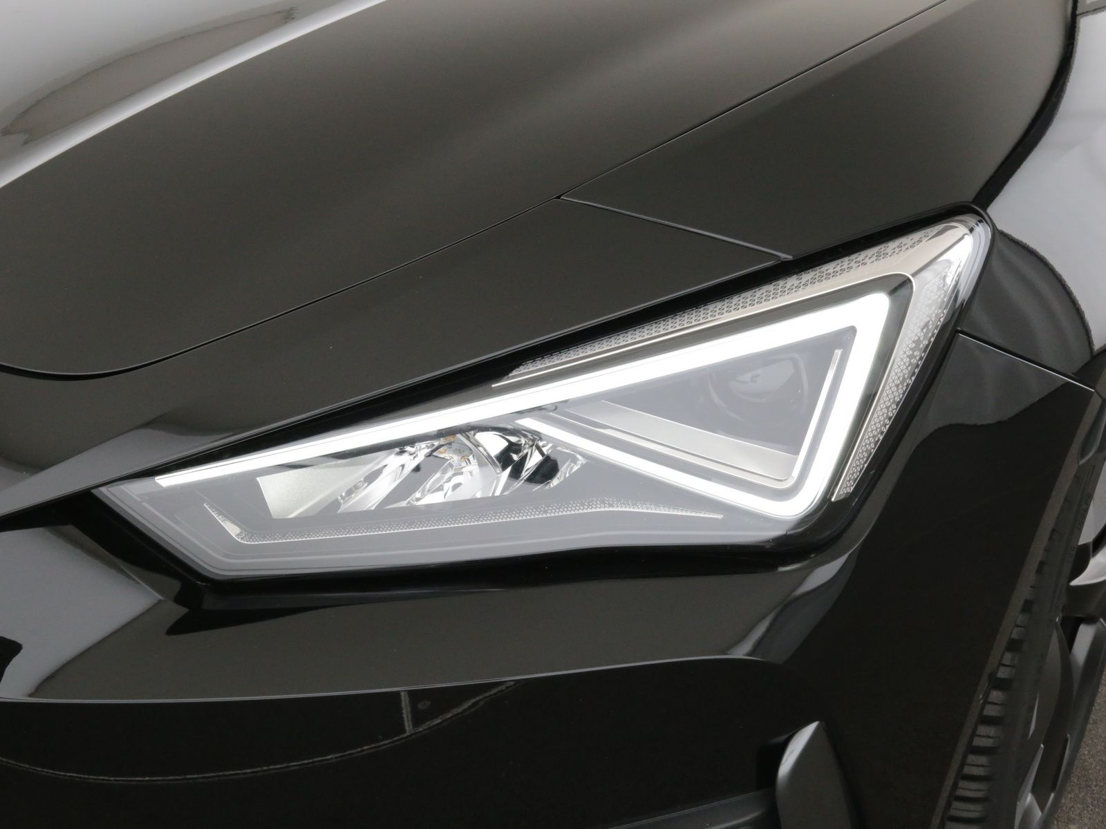 Cupra Leon Sportstourer 1.5eTSI CUPR - Samsaru's Car Outlet