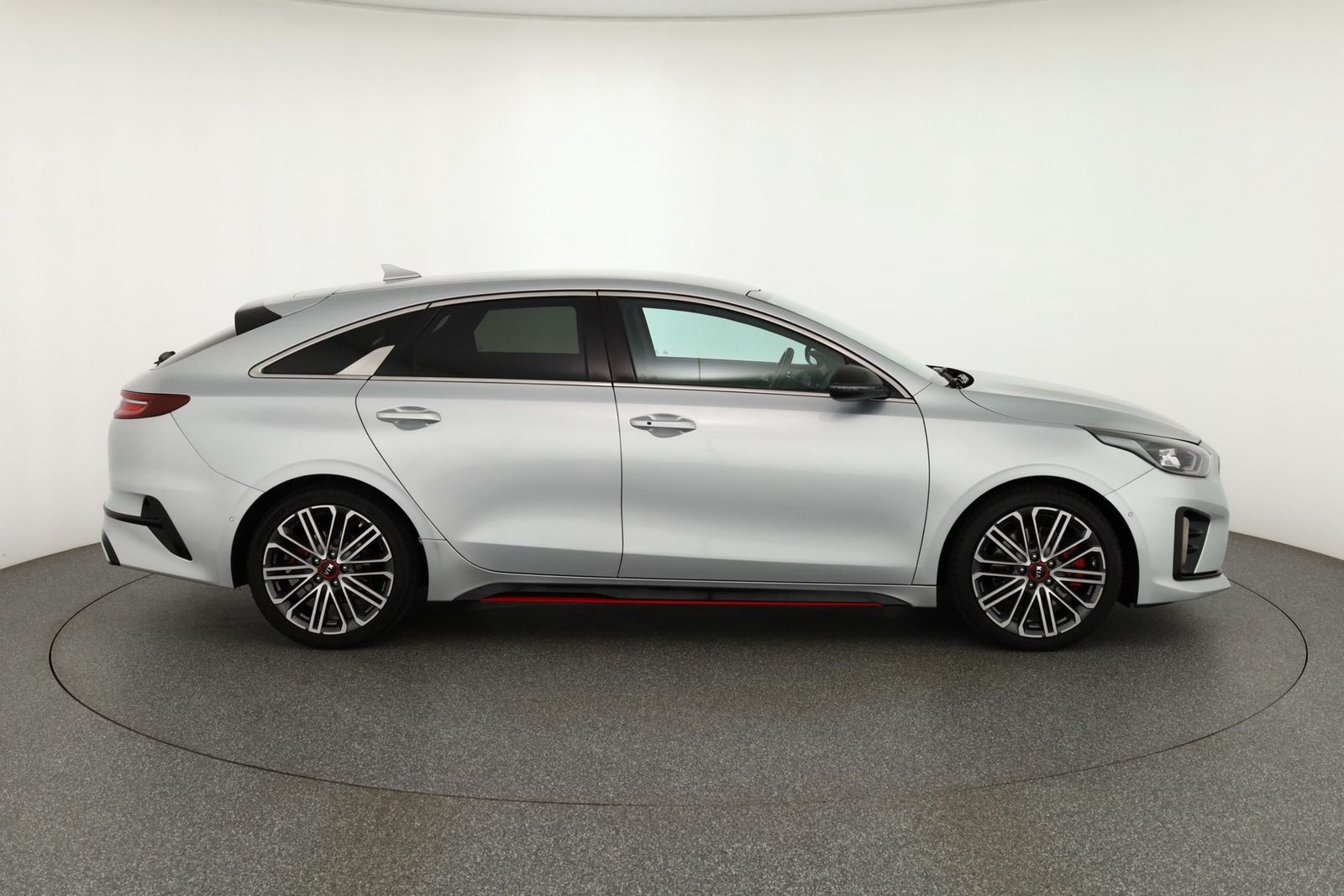 Kia ProCeed 1.6 T-GDI GT - Samsaru's Car Outlet