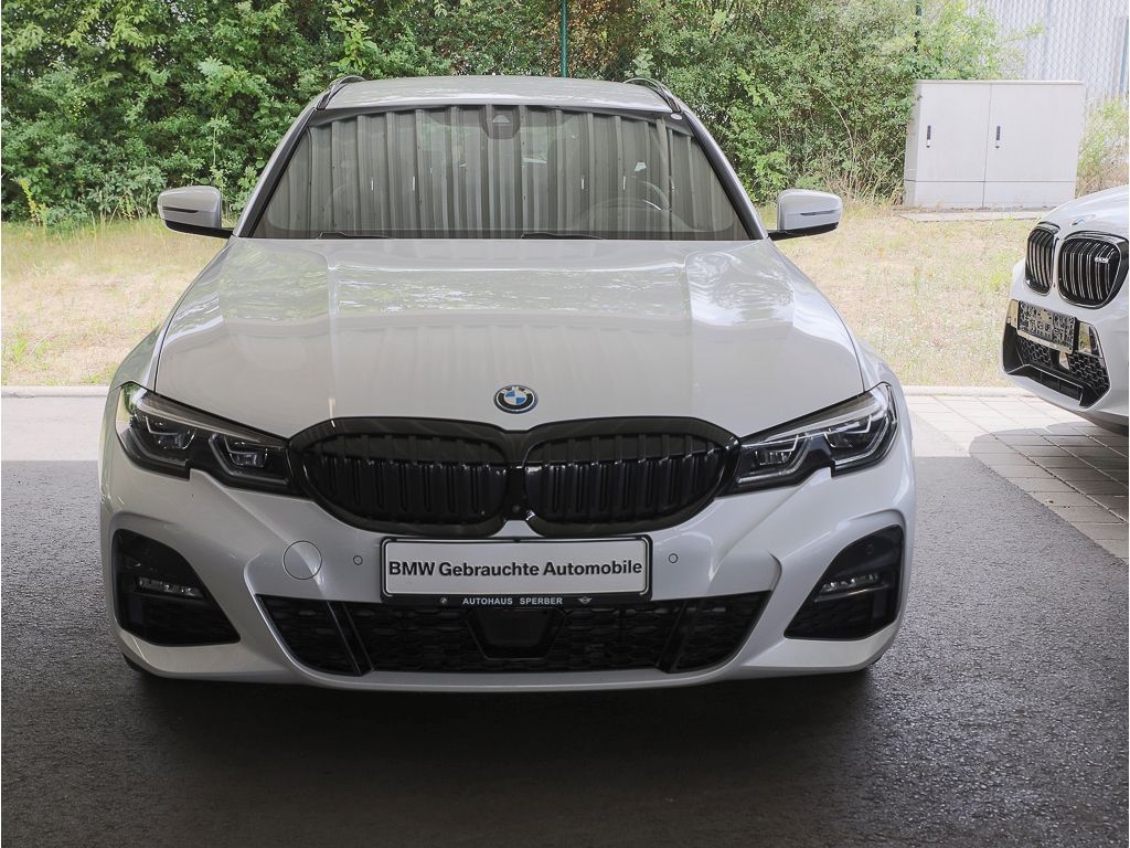 BMW 330 M Sport EU6d e xDrive Touring - Samsaru's Car Outlet