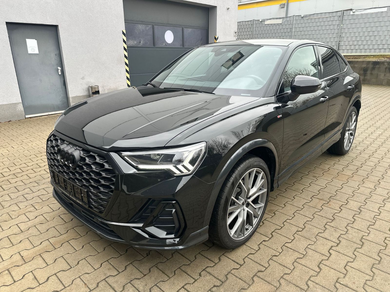Audi Q3 35 TDI Sportback S line - Samsaru's Car Outlet